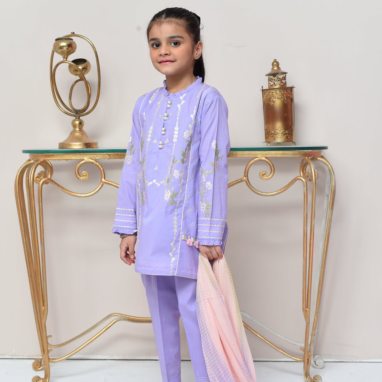 Lilac Outfit with Embroidered Floral Details and Stylish Trousers